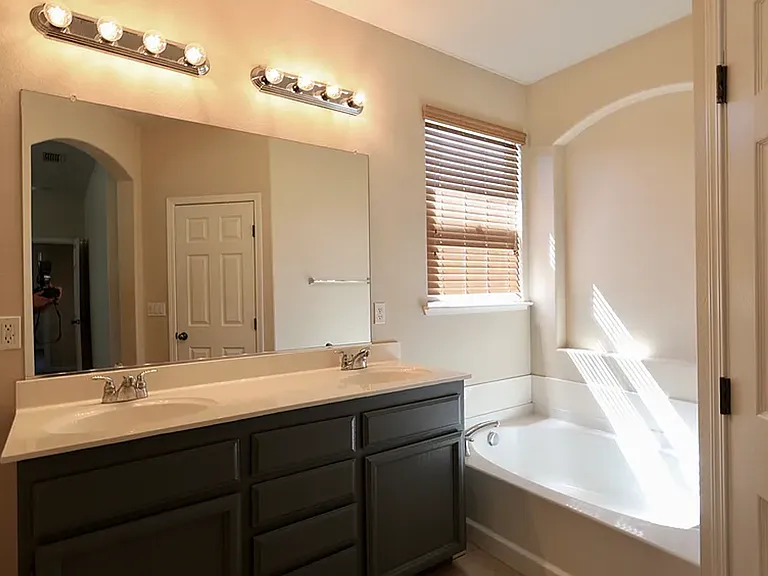 1908 Terracina Cir — Photo 13
