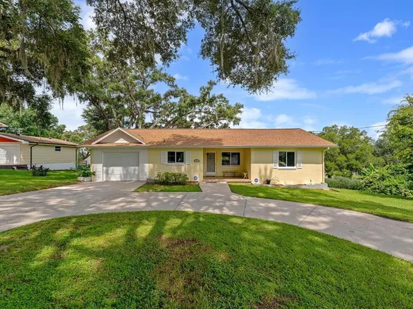 10831 Highview Dr, Dade City, FL 33525