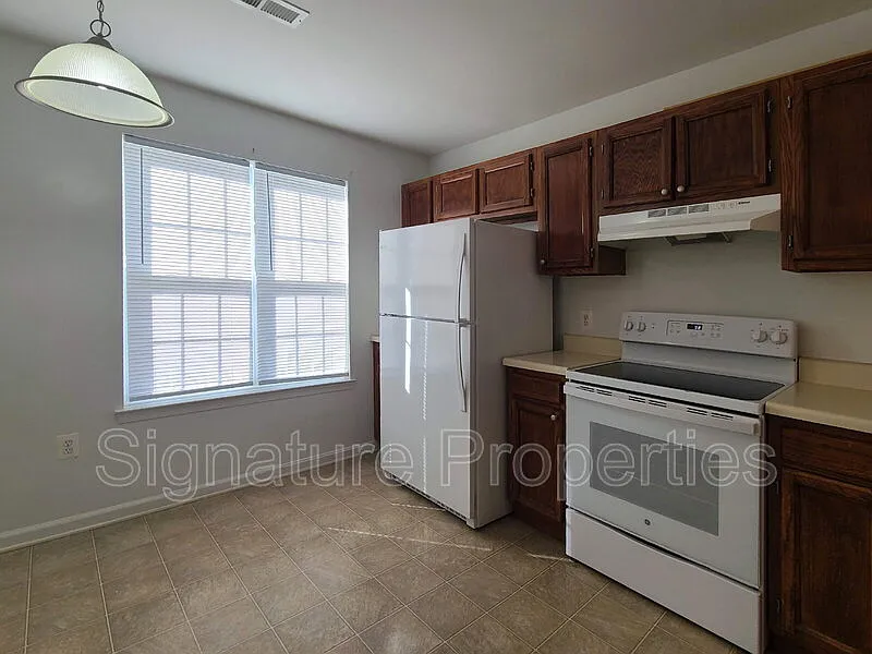 2 bed, 2.5 bath, 1226 sqft, $1,850 — Photo 2