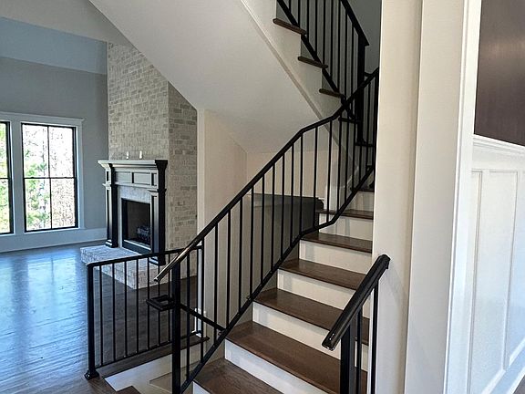 4th image of 2051 Egret Cir