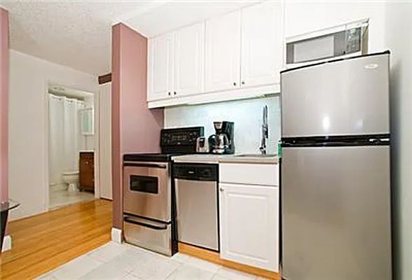 Rented by Global Realty Opportunities | media 33