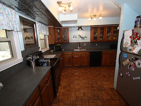 3rd image of 6716 Lakeside Dr