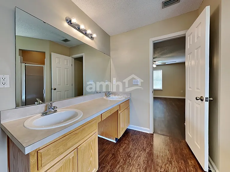 8724 Springtree Rd — Photo 13