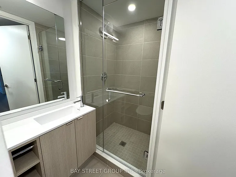 100 Queen St E #1501 — Photo 10