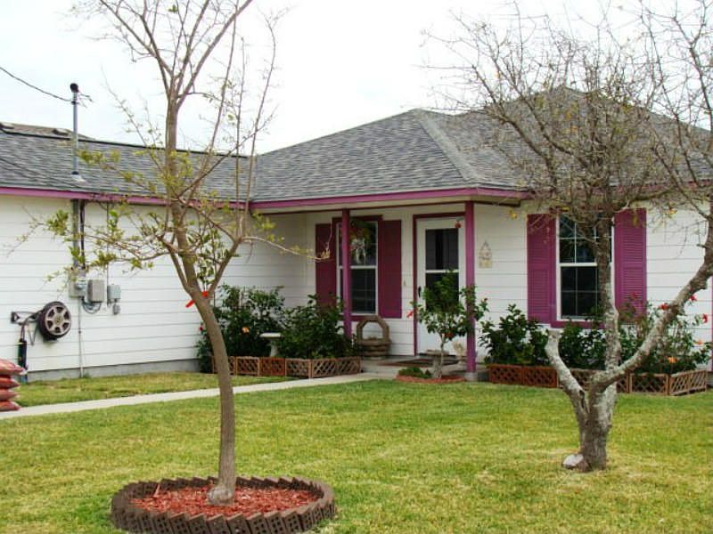 1st image of 2037 Crestmont St