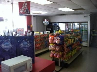 3rd image of 2902 Parkway Dr