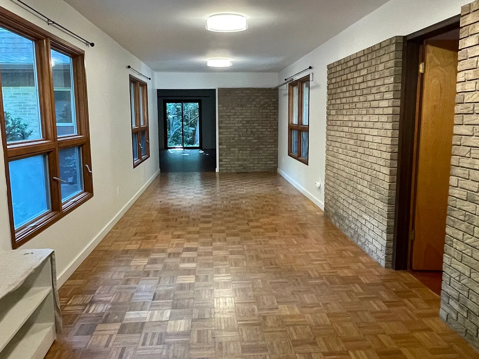 3 bed, 2000 sqft, $2,500 — Photo 2