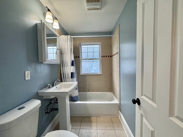 10 Woodfield St — Photo 10