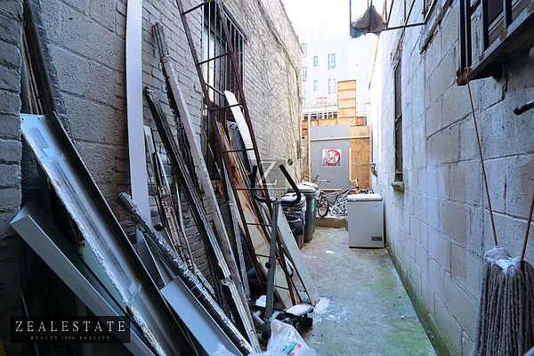 Rented by ZealEstate Group Inc | media 35