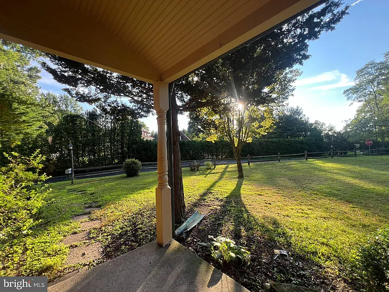 51 Elfman Dr — Photo 14