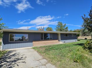 303 NW Poplar St, Madras, OR 97741