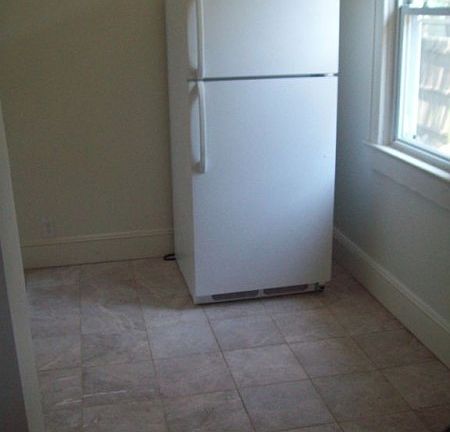5th image of 9 W Smith St