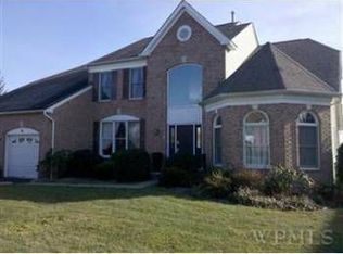 6 Tournament Dr, White Plains, NY 10605