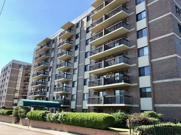 10 Williams St APT 79, Watertown, MA 02472