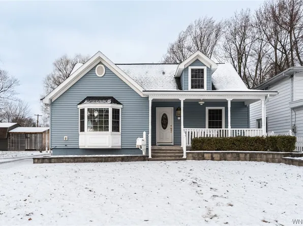 31 Woodrow Rd, Batavia, NY 14020