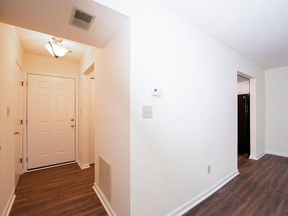 3rd image of 3179 Pimlico Pkwy