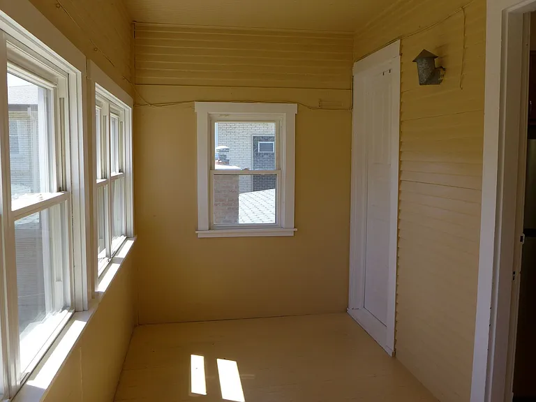 136 Elgin Ave — Photo 21