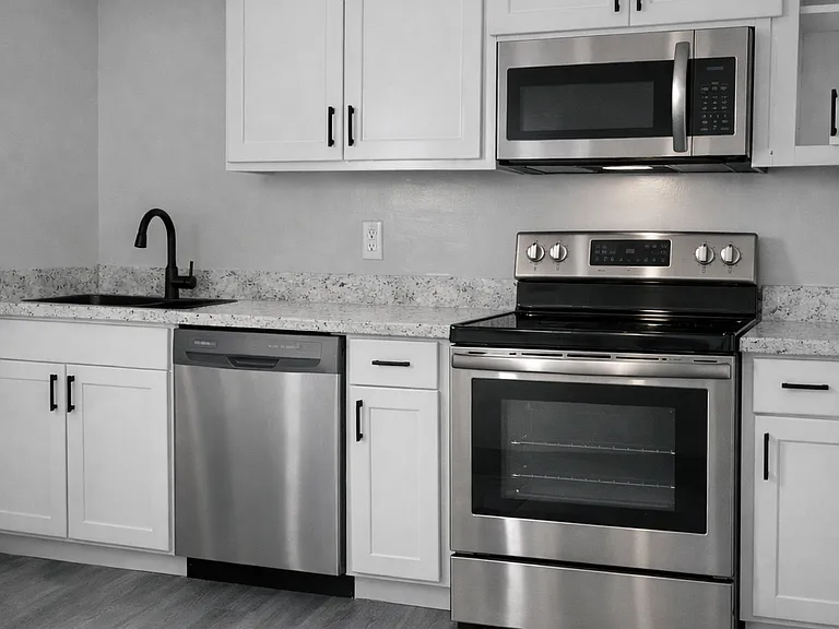 Fisher St Apartments — Photo 40
