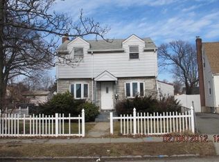 1077 Broadway, Westbury, NY 11590