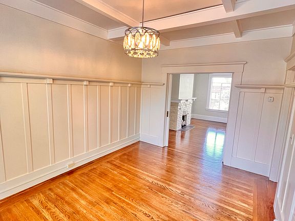 4th image of 2212 Baker St