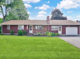 25 Oxford Pl, Chicopee, MA 01020