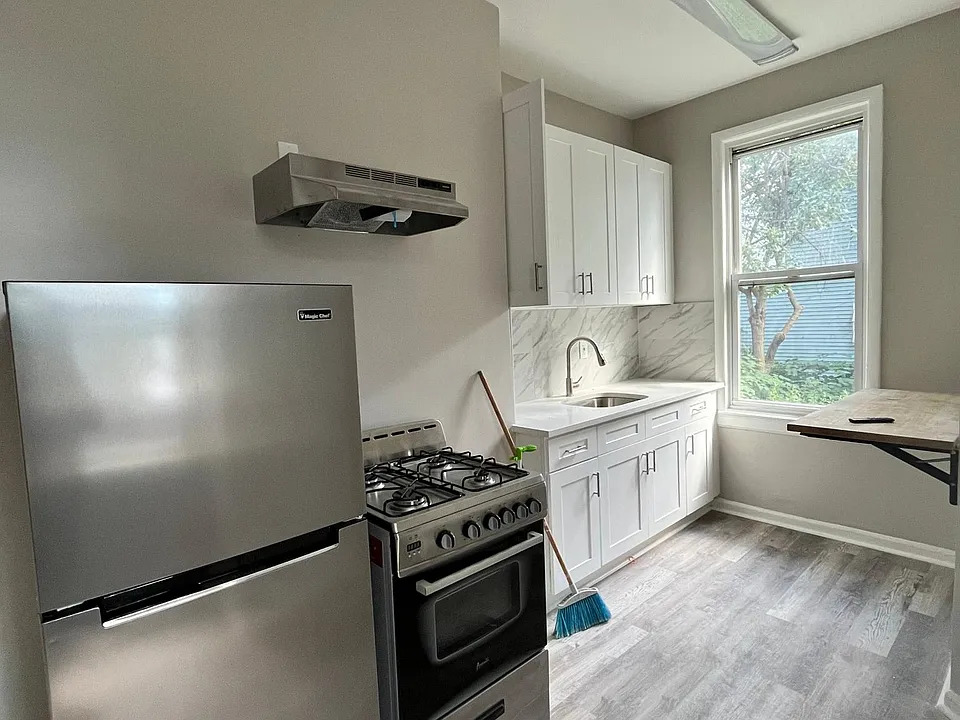 111 Prospect St #1R