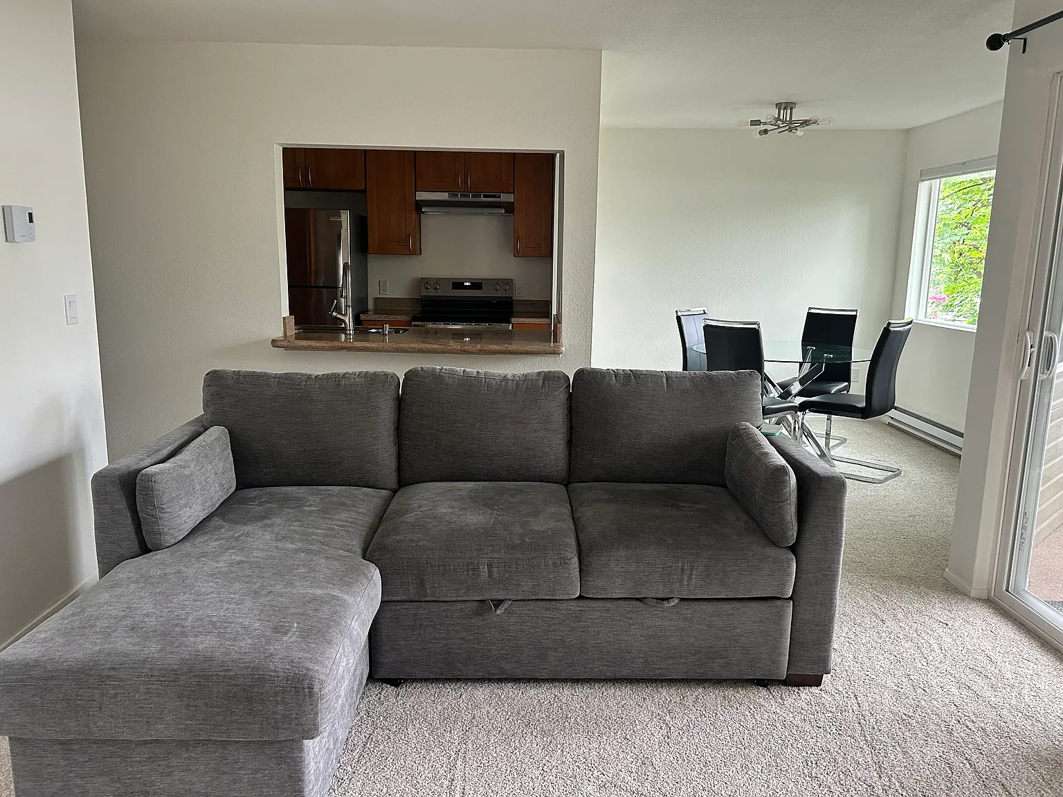 2 bed, 857 sqft, $2,600 — Photo 2