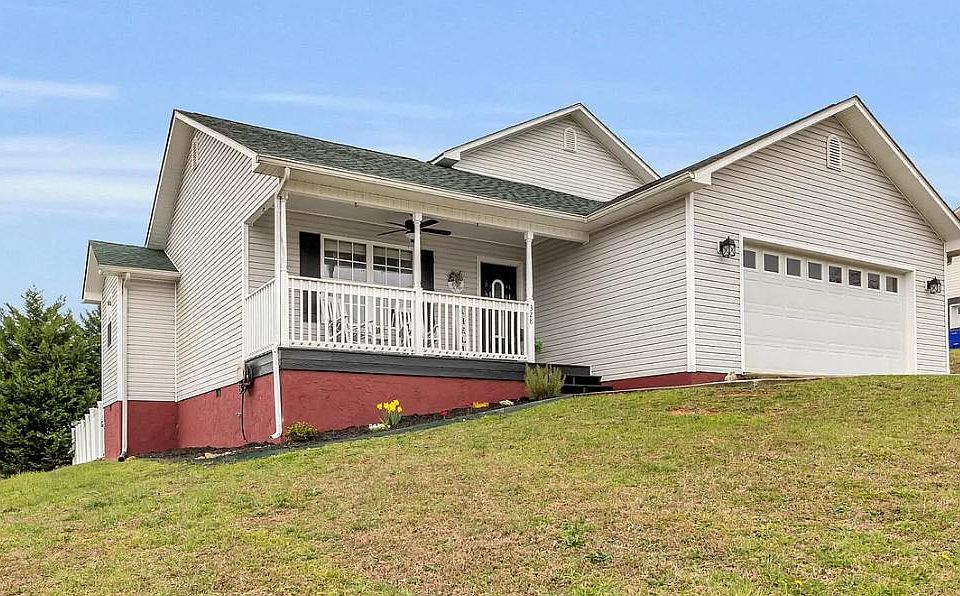 1st image of 328 Fern Dr SE