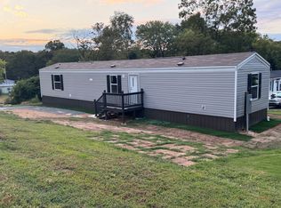 109 Georgia Dr, Calhoun, GA 30701