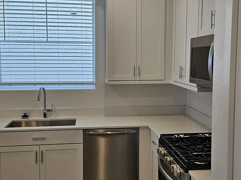3353 S Primrose Ave — Photo 9