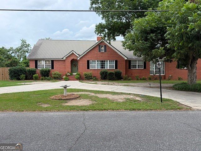 1st image of 1501 Parkway Dr