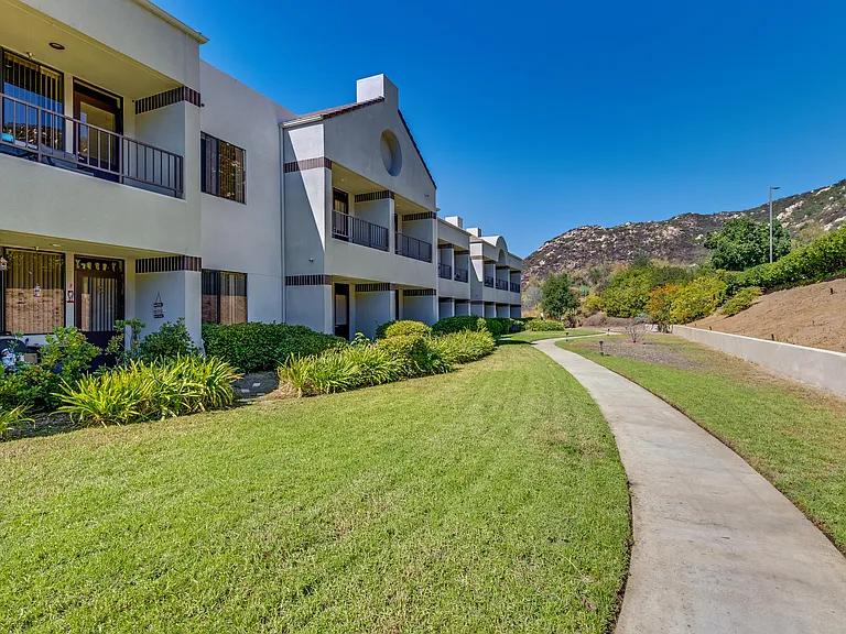 Legacy Hills at Poway 55+ — Photo 49