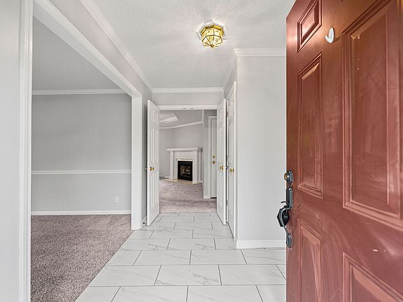 3rd image of 1115 Thornberry Dr