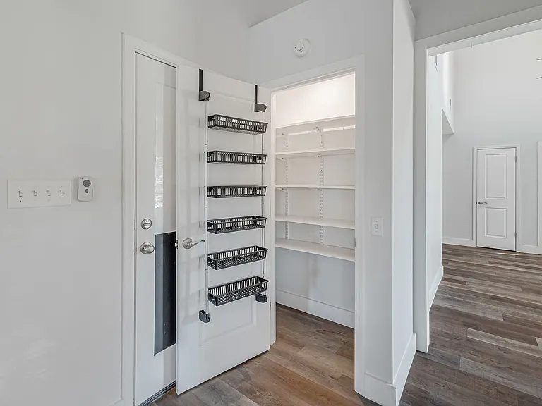 10008 Calle De Palencia — Photo 45
