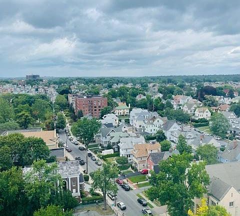 3rd image of 44 E Sidney Ave #17P