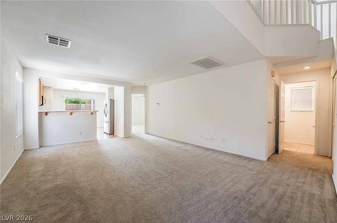 3 bed, 2.5 bath, 1865 sqft, $1,900 — Photo 3