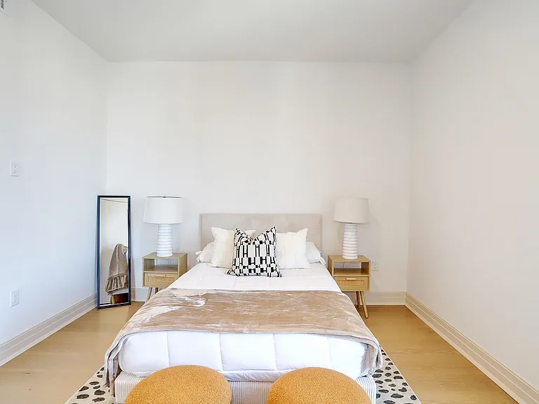 931 Madison St #405 — Photo 16