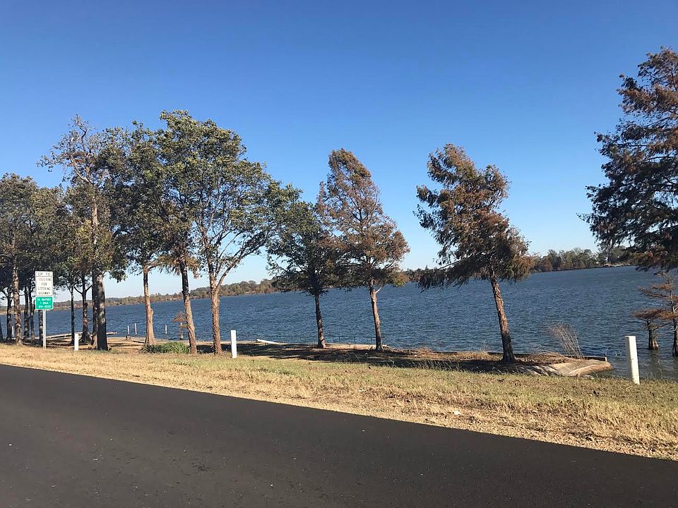 2nd image of 106 Shady Ln