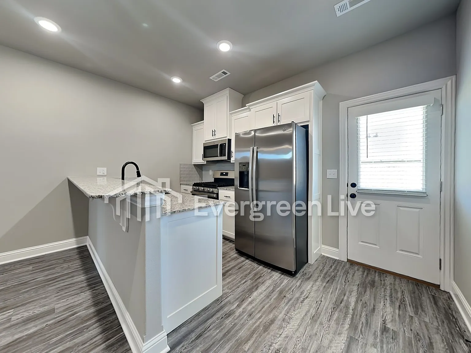 3 bed, 2.0 bath, 1565 sqft, $1,495 — Photo 3