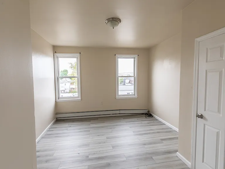 154 Taylor St — Photo 2