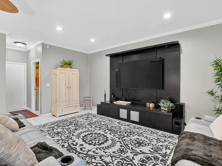 18280 Coral Isles Dr — Photo 19