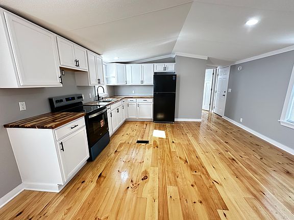 3rd image of 11 Bearden Dr