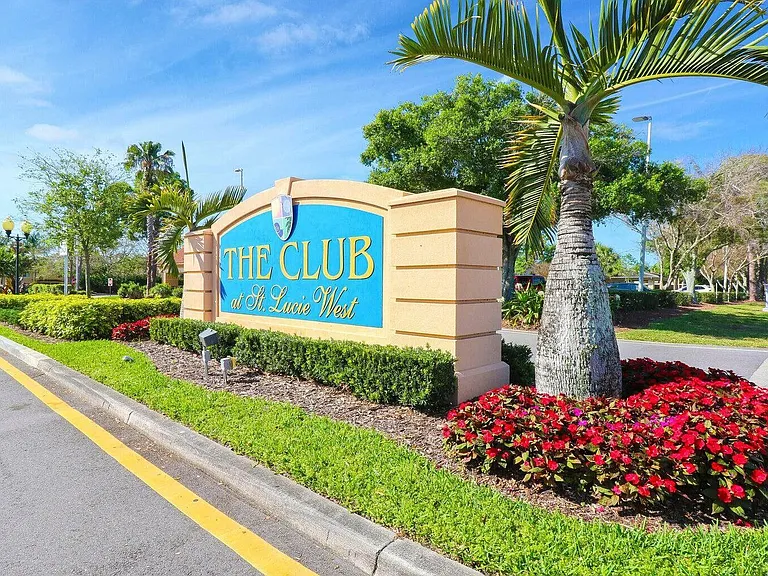 121 SW Palm Dr #306 — Photo 4