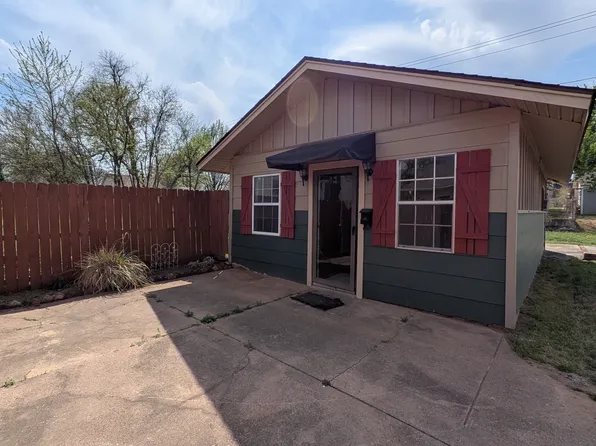 317 W Dill St #1/2, Shawnee, OK 74801