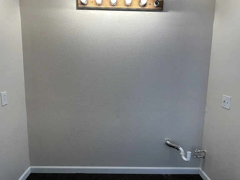 400 E 45th Ave #3 — Photo 10