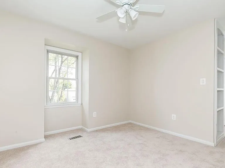 12856 Fantasia Dr — Photo 16