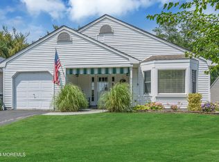 8 Deer Run Ln, Brick, NJ 08724