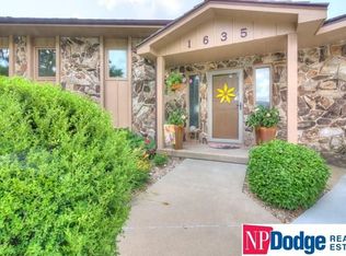 1635 Elkhorn Dr, Arlington, NE 68002
