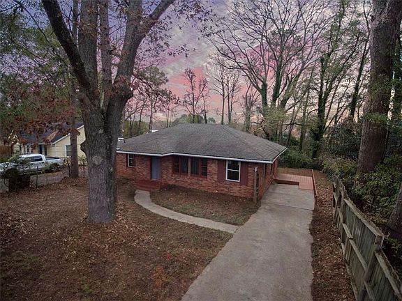 4th image of 3308 Fern Dr