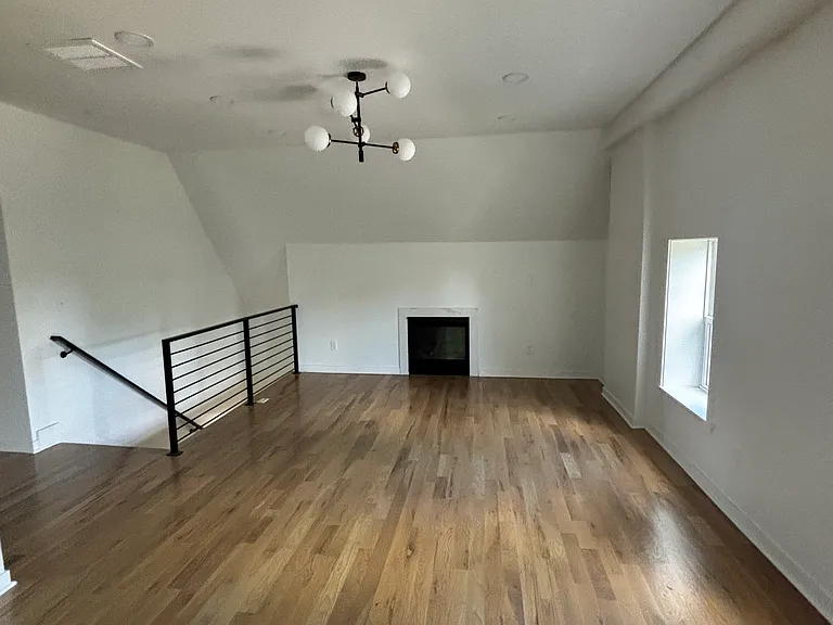 3404 Campbell St — Photo 4